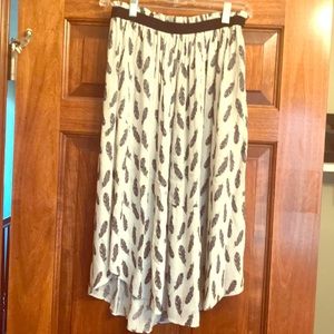 Feather print asymmetrical skirt